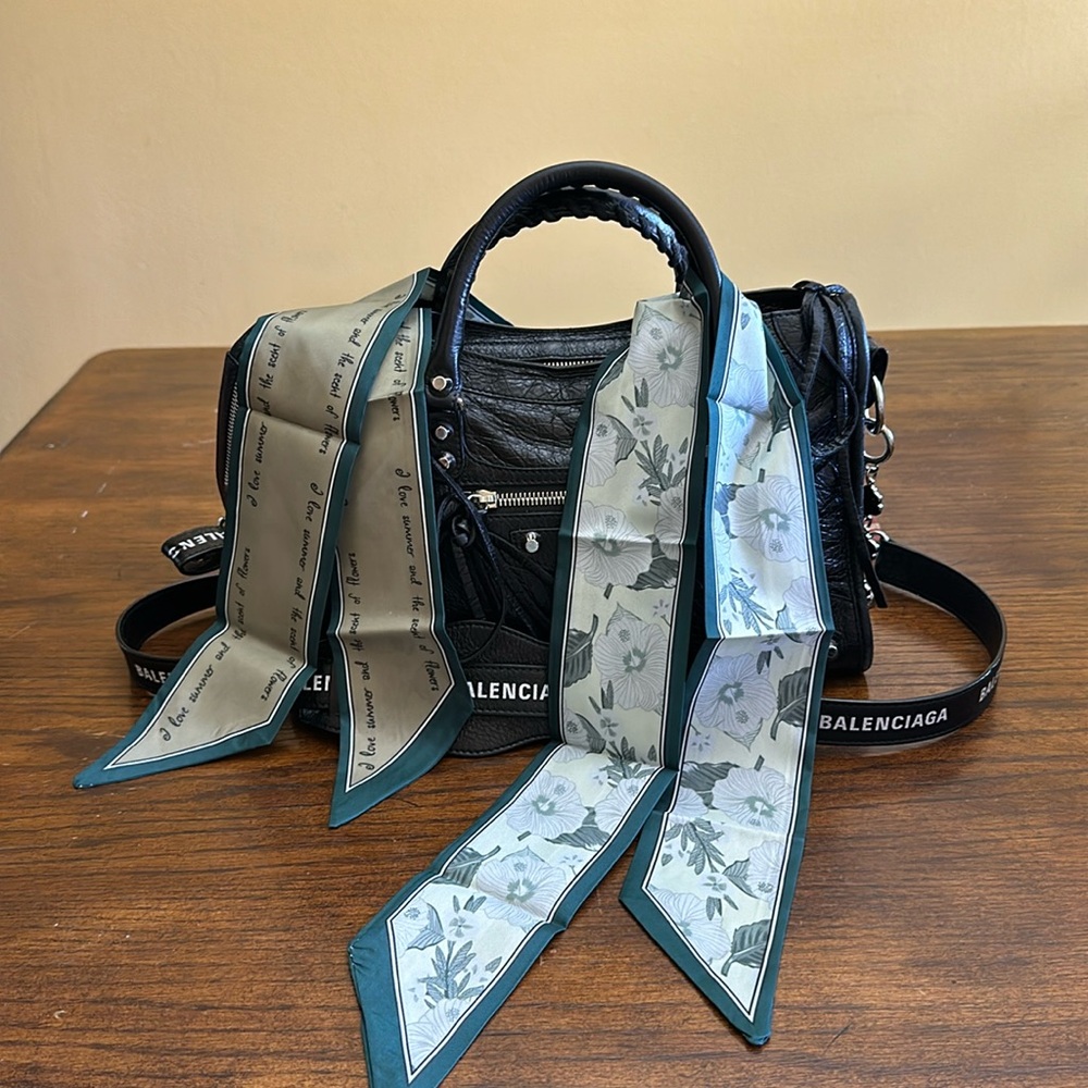 UNBRANDED SCARF